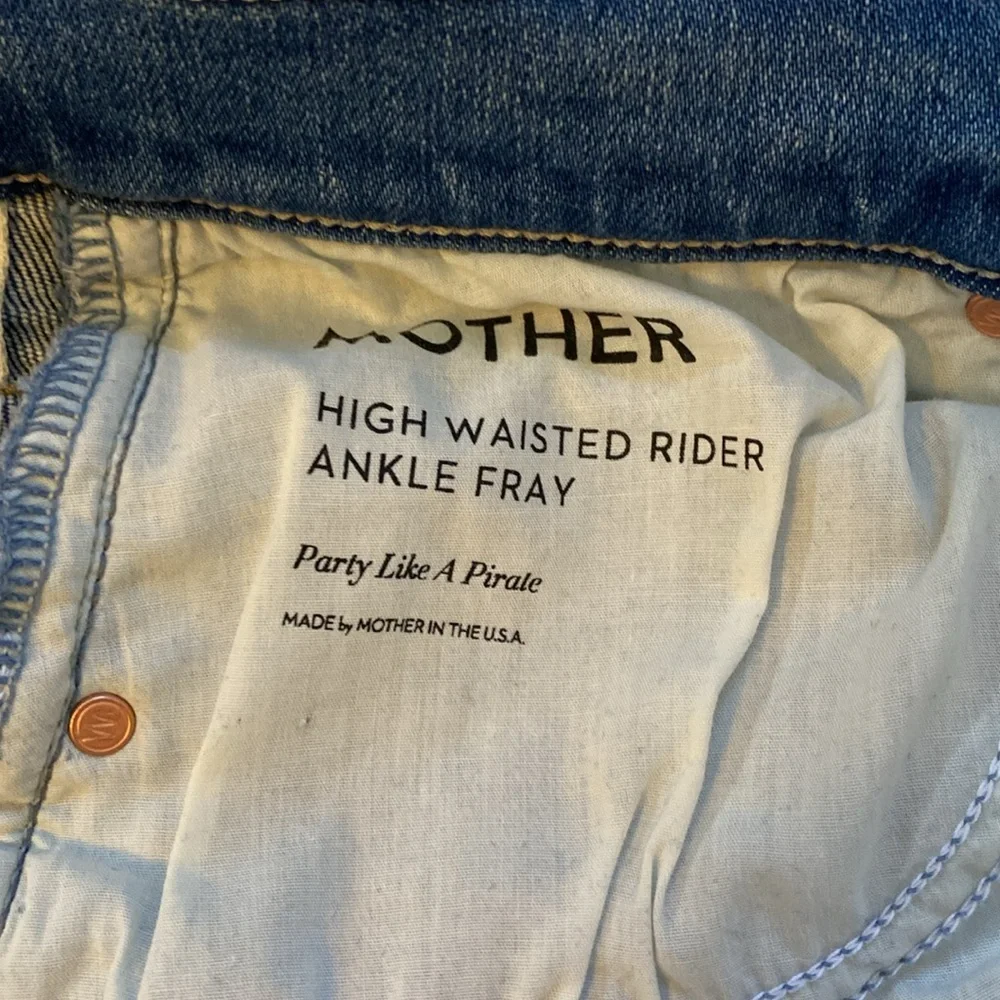 Mother the Rider Ripped High Rise Ankle Jeans. Straight leg. Sz: 30 - Picture 9 of 14